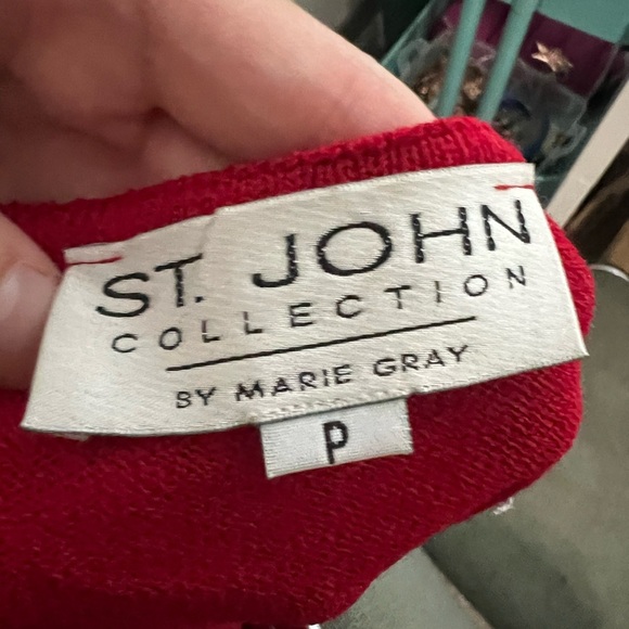 St. John Vintage Red Tank Top sweater with Star Embroidery - Picture 3 of 4